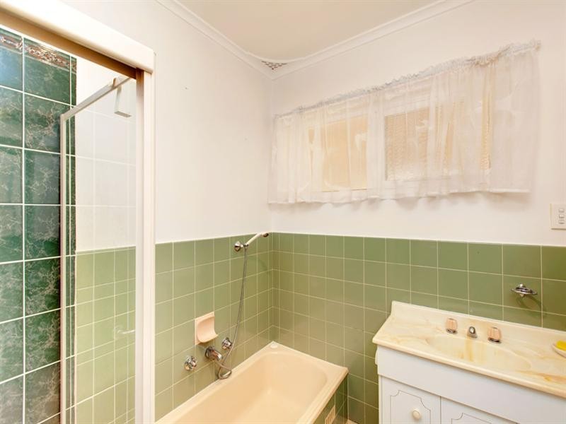 4 Clyde Street, Marion SA 5043