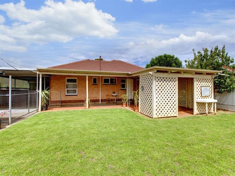 4 Clyde Street, Marion SA 5043