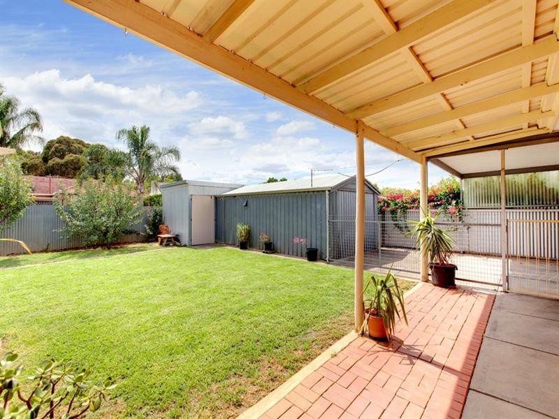 4 Clyde Street, Marion SA 5043