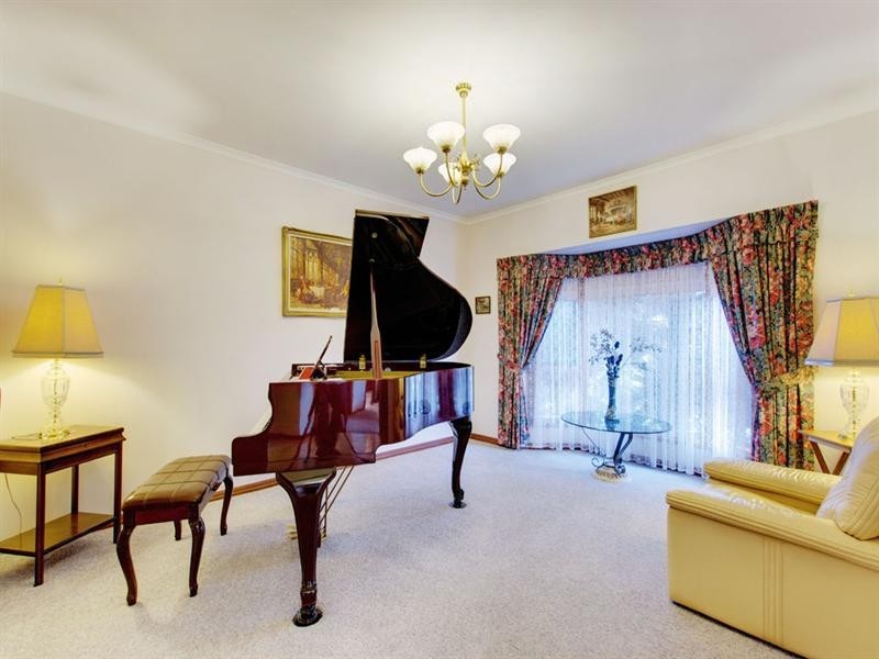 63 Glendale Avenue, Flagstaff Hill SA 5159