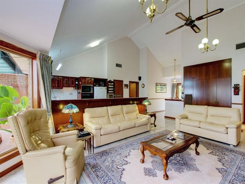 63 Glendale Avenue, Flagstaff Hill SA 5159