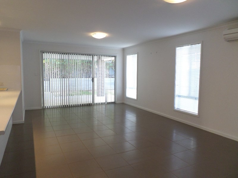 2 Hender Avenue, Port Noarlunga SA 5167