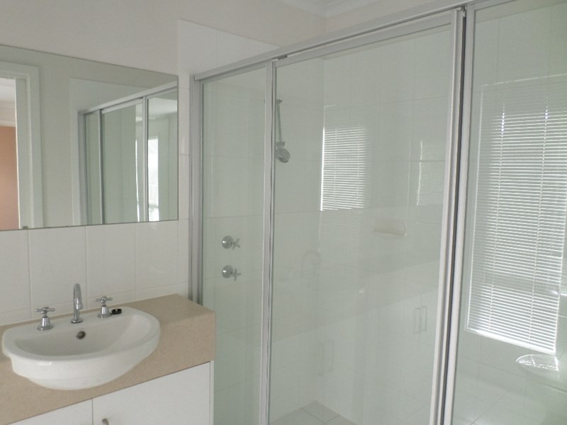 2 Hender Avenue, Port Noarlunga SA 5167