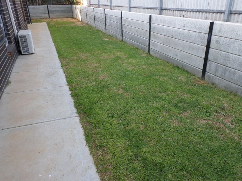 2 Hender Avenue, Port Noarlunga SA 5167