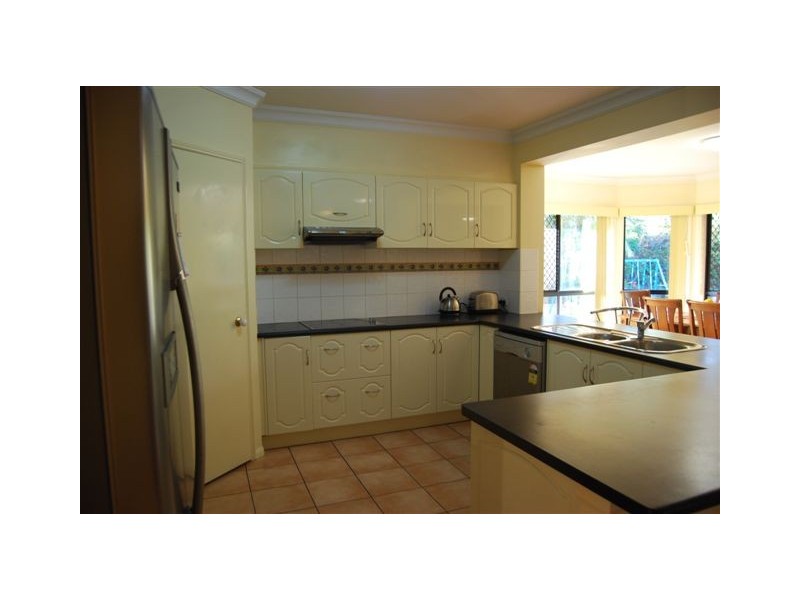 11 Babylon Place, Forest Lake QLD 4078