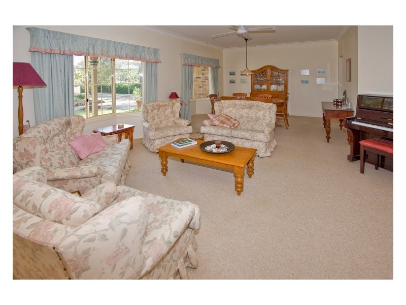 111 Settler Way, Karalee QLD 4306