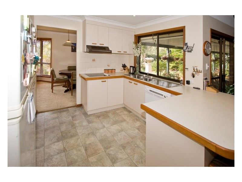 2 Sandalwood Street, Sinnamon Park QLD 4073