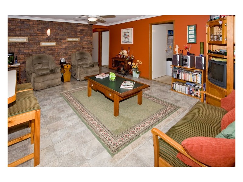 2 Sandalwood Street, Sinnamon Park QLD 4073