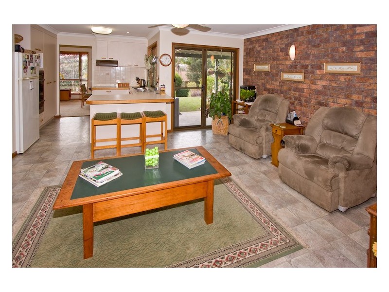 2 Sandalwood Street, Sinnamon Park QLD 4073