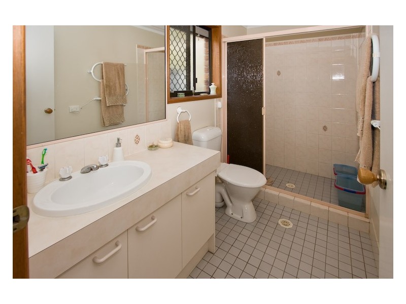 2 Sandalwood Street, Sinnamon Park QLD 4073