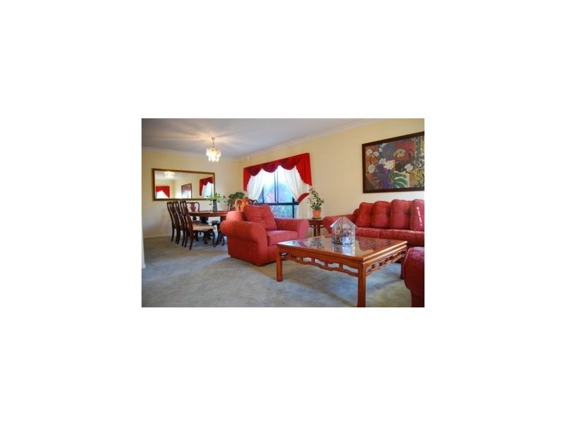 11 Babylon Place, Forest Lake QLD 4078