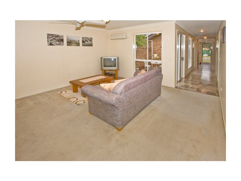 5 Stuart Place, Forest Lake QLD 4078