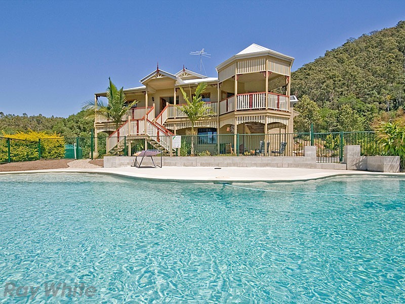 1 Woodland Drive, Pullenvale QLD 4069