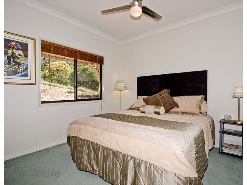 1 Woodland Drive, Pullenvale QLD 4069