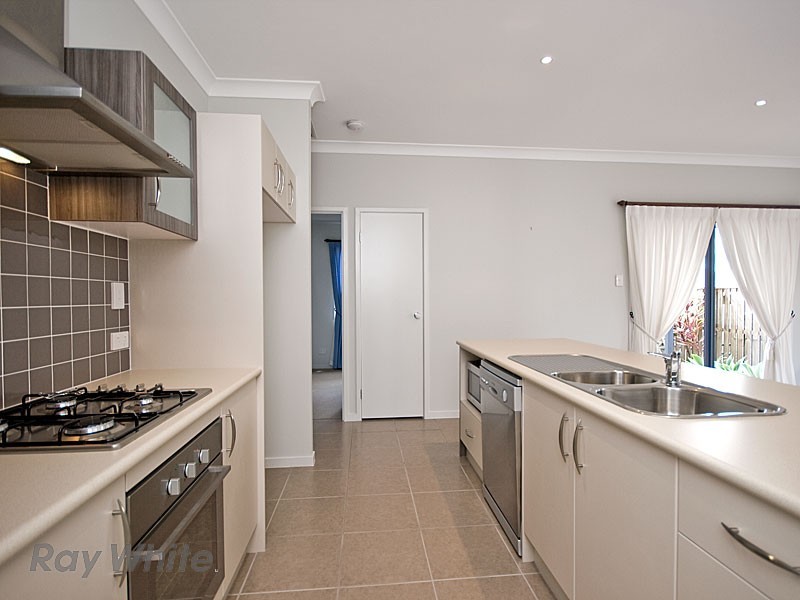 11 Waterside Drive, Springfield Lakes QLD 4300