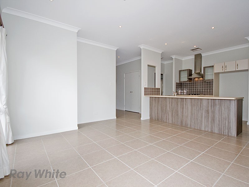 11 Waterside Drive, Springfield Lakes QLD 4300