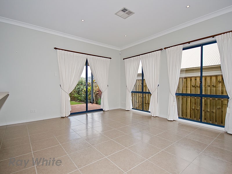11 Waterside Drive, Springfield Lakes QLD 4300