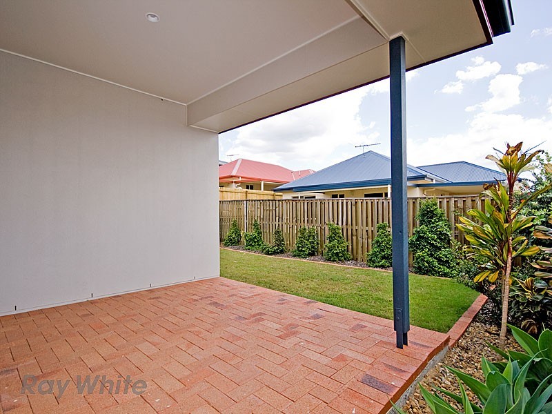 11 Waterside Drive, Springfield Lakes QLD 4300