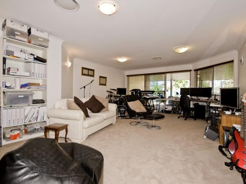 32 Alexandrina Circuit, Forest Lake QLD 4078