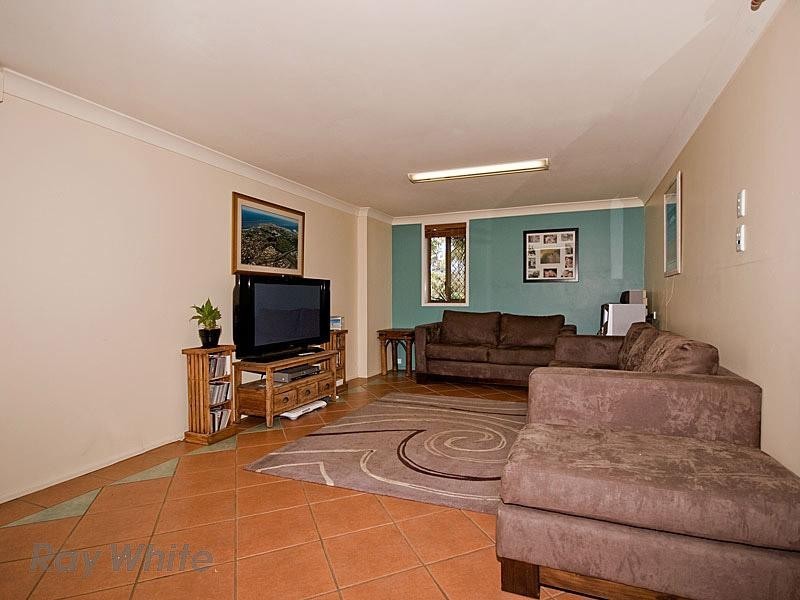 16 Langlo Street, Riverhills QLD 4074