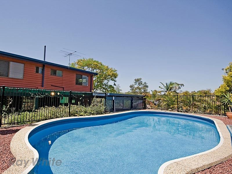 16 Langlo Street, Riverhills QLD 4074