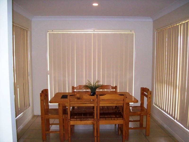 10 Angela Place, Yamanto QLD 4305