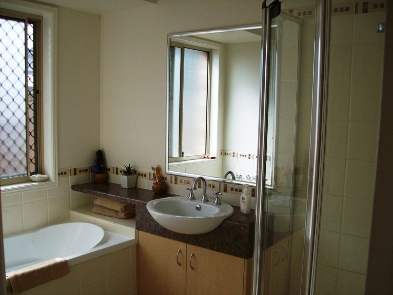 10 Angela Place, Yamanto QLD 4305