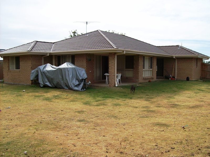 10 Angela Place, Yamanto QLD 4305