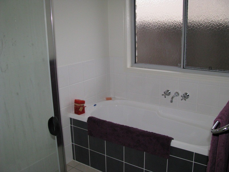 4 KRISTY Court, Raceview QLD 4305
