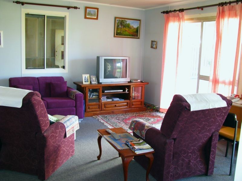 27 Bell Street, Walloon QLD 4306