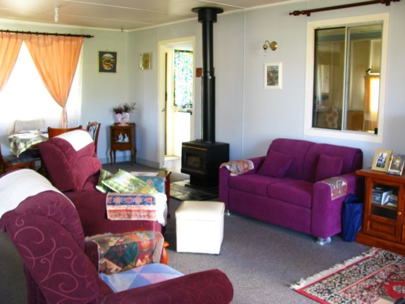 27 Bell Street, Walloon QLD 4306
