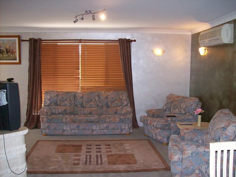 6 Craigerne Close, Brassall QLD 4305
