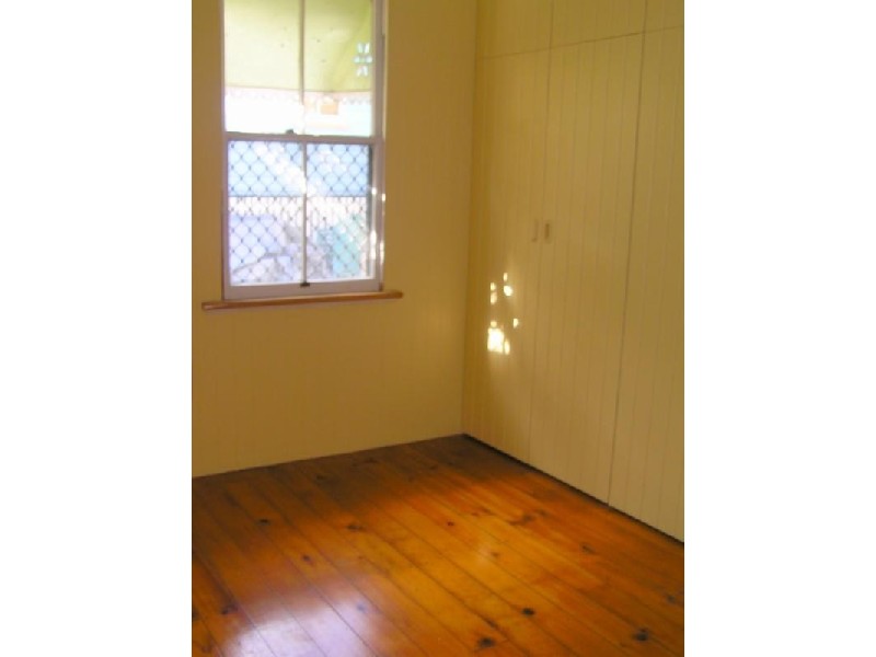 25 Clay Street, Ipswich QLD 4305