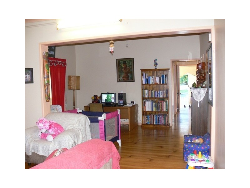 9 Challinor Street, Sadliers Crossing QLD 4305