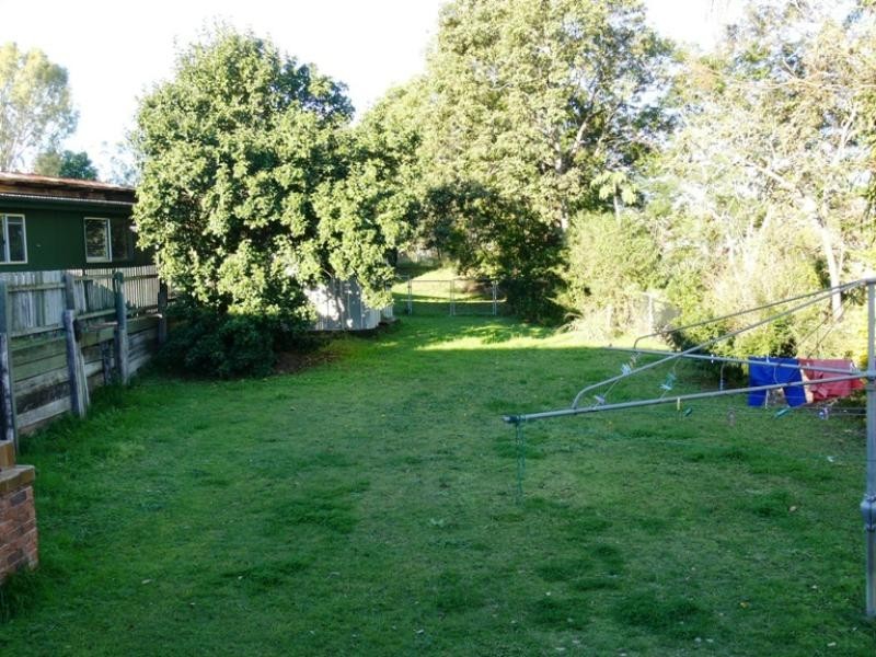 9 Challinor Street, Sadliers Crossing QLD 4305