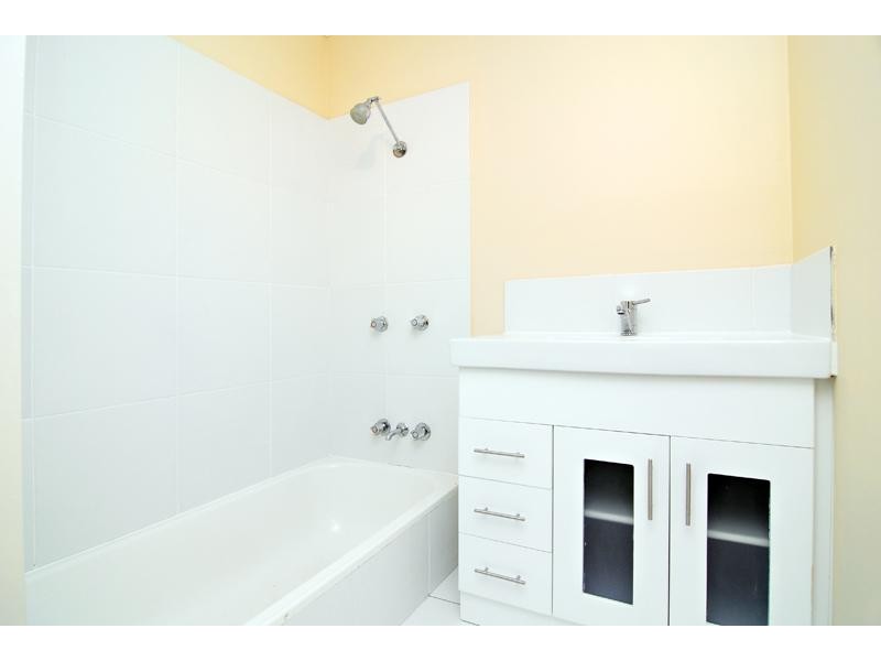 3 WILLS Street, Churchill QLD 4305