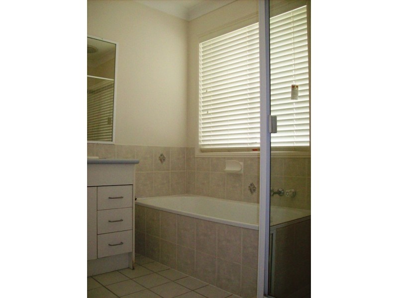 34 Tristiana Street, Yamanto QLD 4305