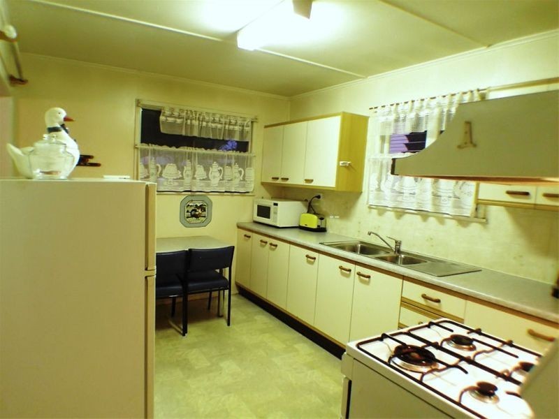 10 Burgess Street, Salisbury QLD 4107