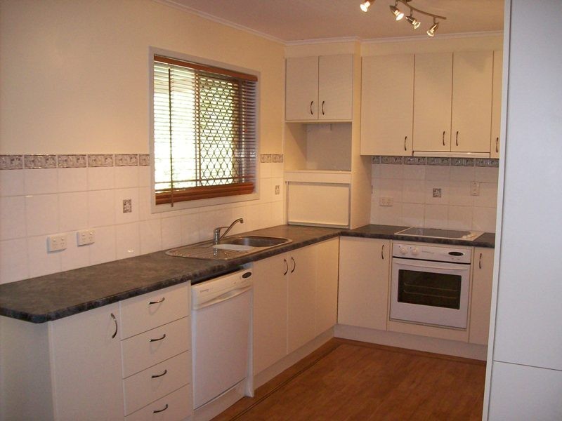 5 Olbern Crescent, Yamanto QLD 4305