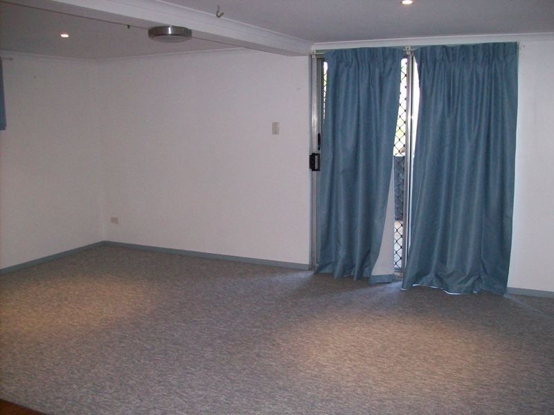 5 Olbern Crescent, Yamanto QLD 4305