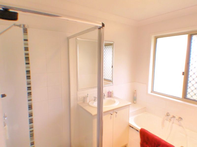 22 Angela Place, Yamanto QLD 4305
