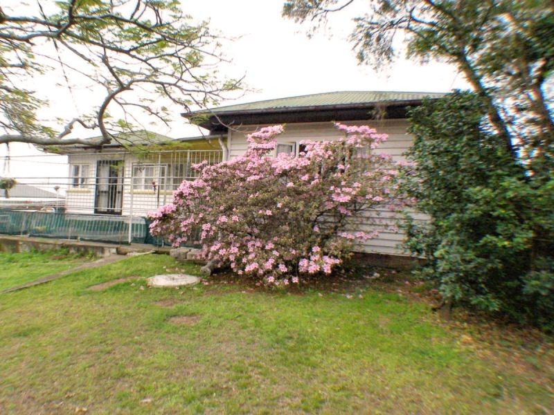 23 Deebing Street, Ipswich QLD 4305