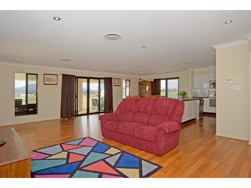 25 Goolman Place, Peak Crossing QLD 4306