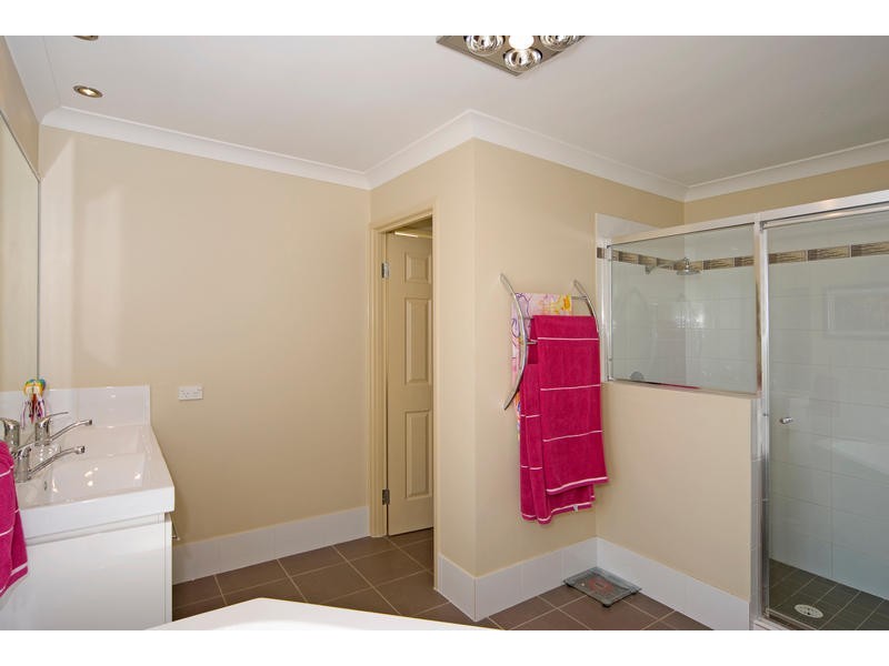 25 Goolman Place, Peak Crossing QLD 4306