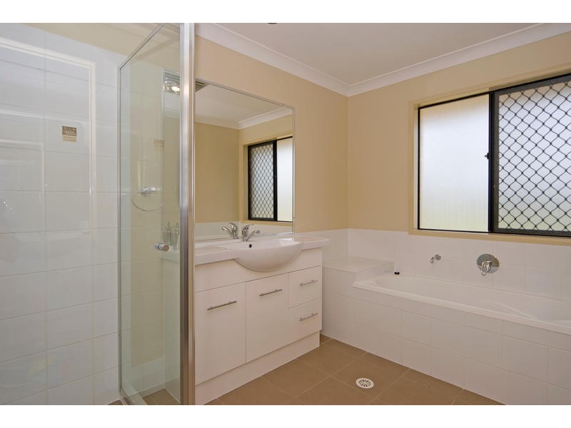 25 Goolman Place, Peak Crossing QLD 4306