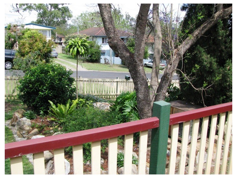 33 Kynance Street, Leichhardt QLD 4305