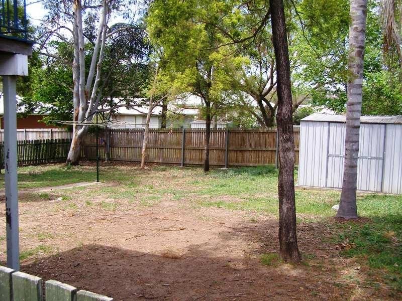 6 Skinner Crescent, Silkstone QLD 4304