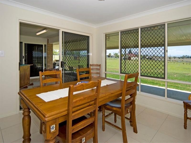 20 Ivory Close, Peak Crossing QLD 4306