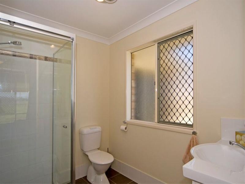 20 Ivory Close, Peak Crossing QLD 4306