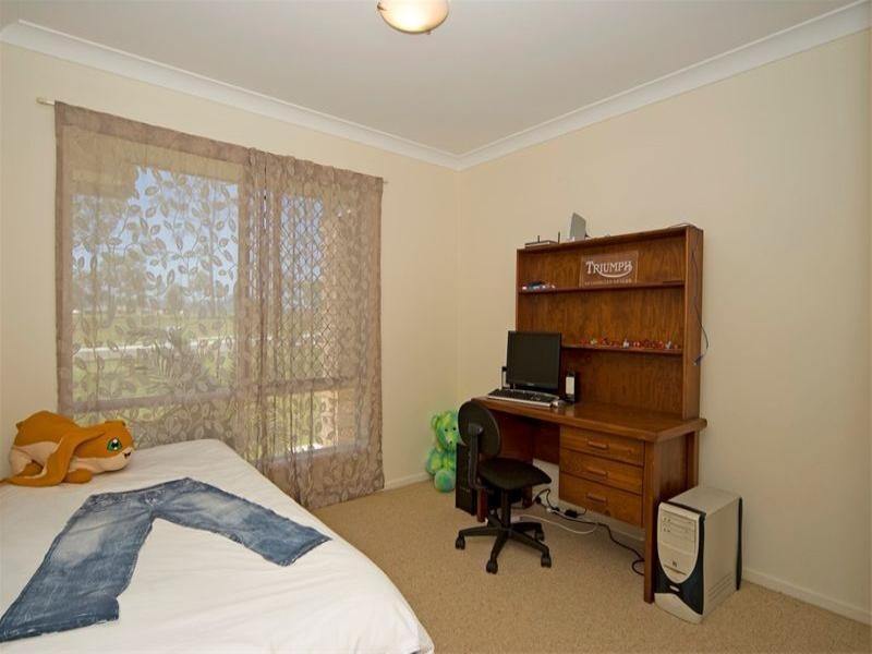 20 Ivory Close, Peak Crossing QLD 4306